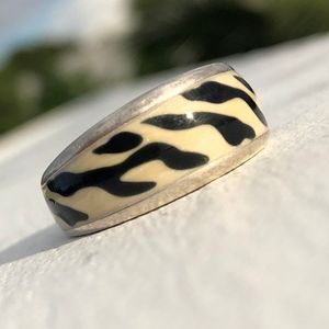 Zebra Stripe Ring, Enamel & Silver Size 6